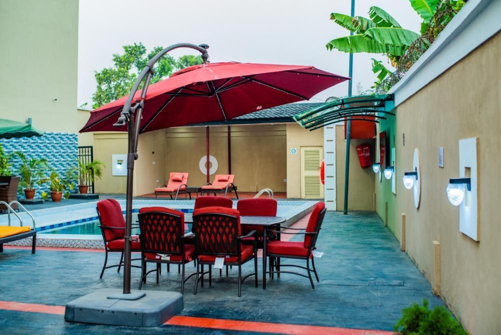 Crownsville Hotel - Airport Road Port Harcourt Kültér fotó